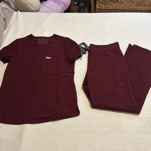 Burgundy figs scrubs
